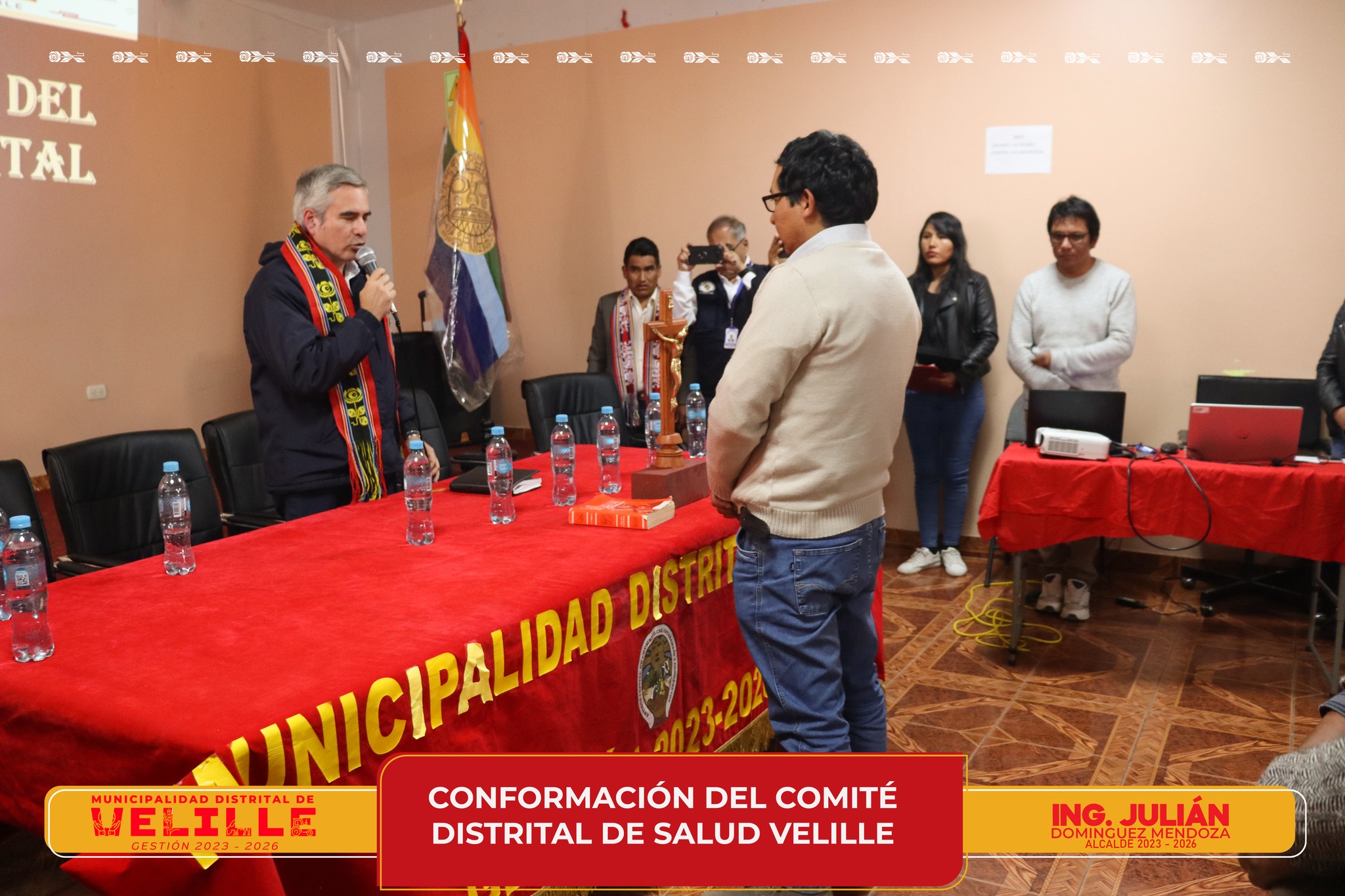 Alcalde de Velille y autoridades juramentan para el Comité Distrital de Salud de Velille 
