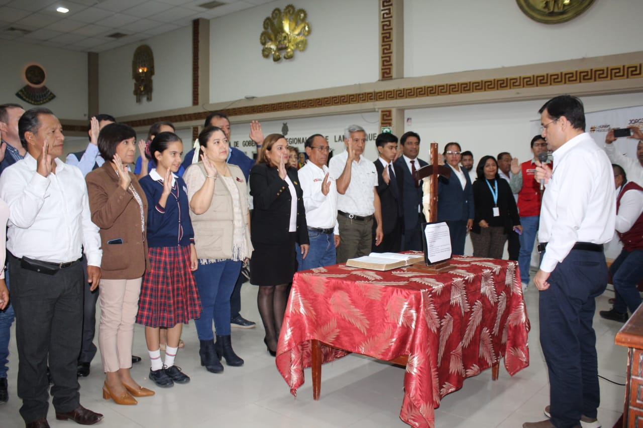 gobernador toma juramento