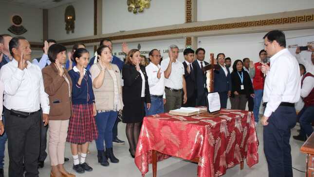 gobernador toma juramento