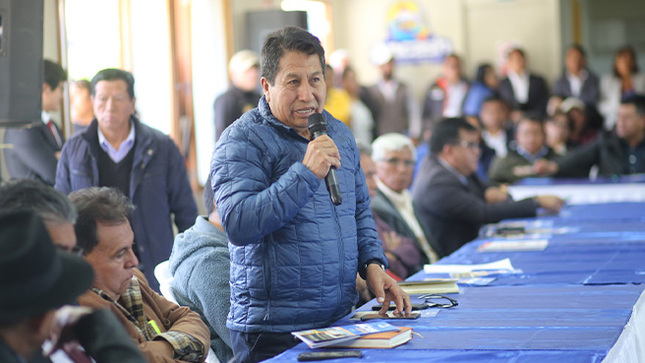 Alcalde provincial de Huarmey, Cavino Cautivo Grasa participó de una reunión técnica con la presencia del Ministro del Ambiente, Juan Carlos.