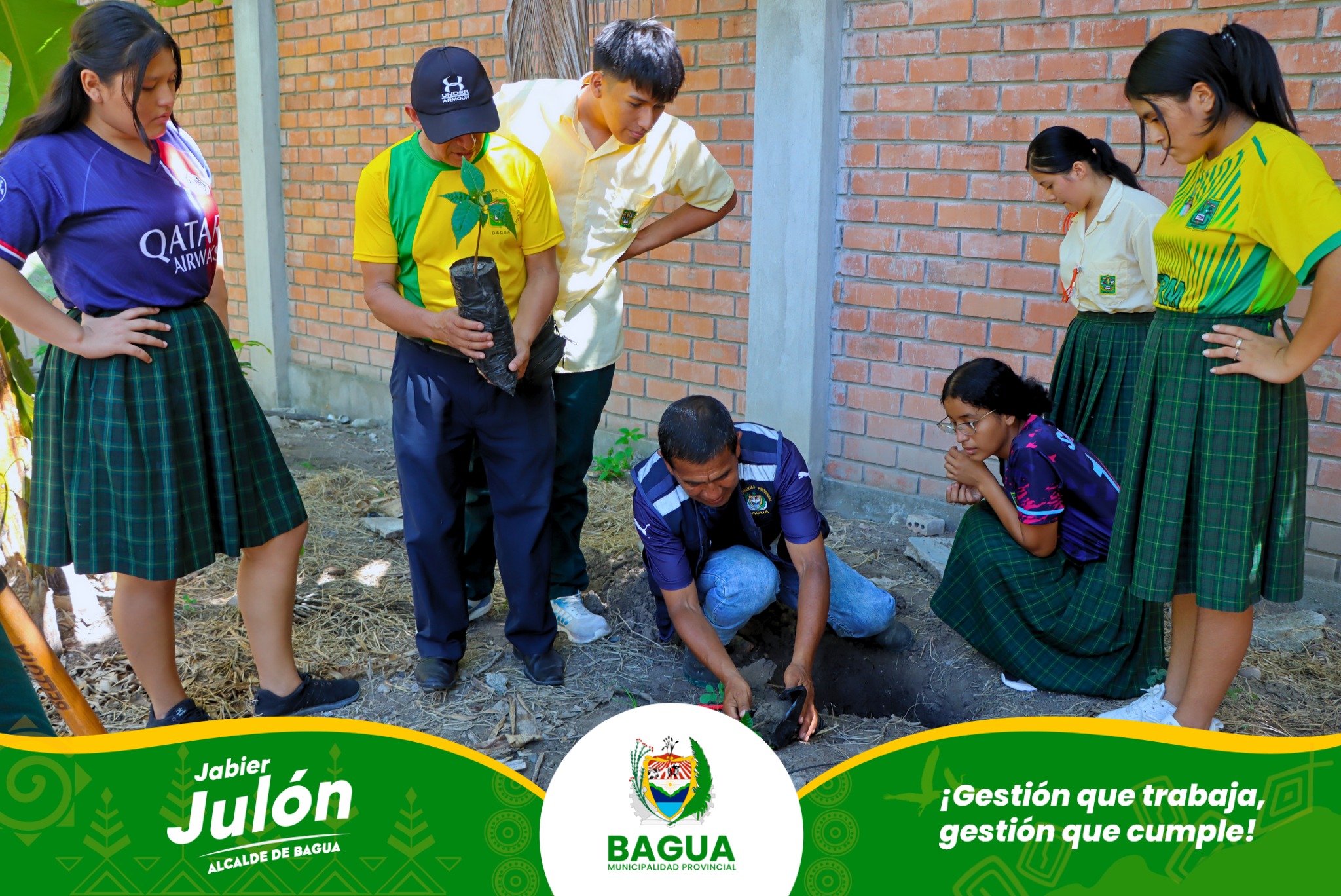 Foto de Funcionarios y Alumnos