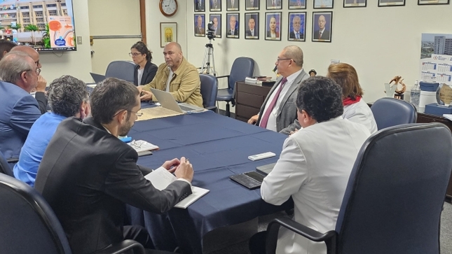 Comisión del Instituto de Investigación para el Desarrollo (IRD) de Francia Visita el Instituto Nacional de Enfermedades Neoplásicas (INEN)