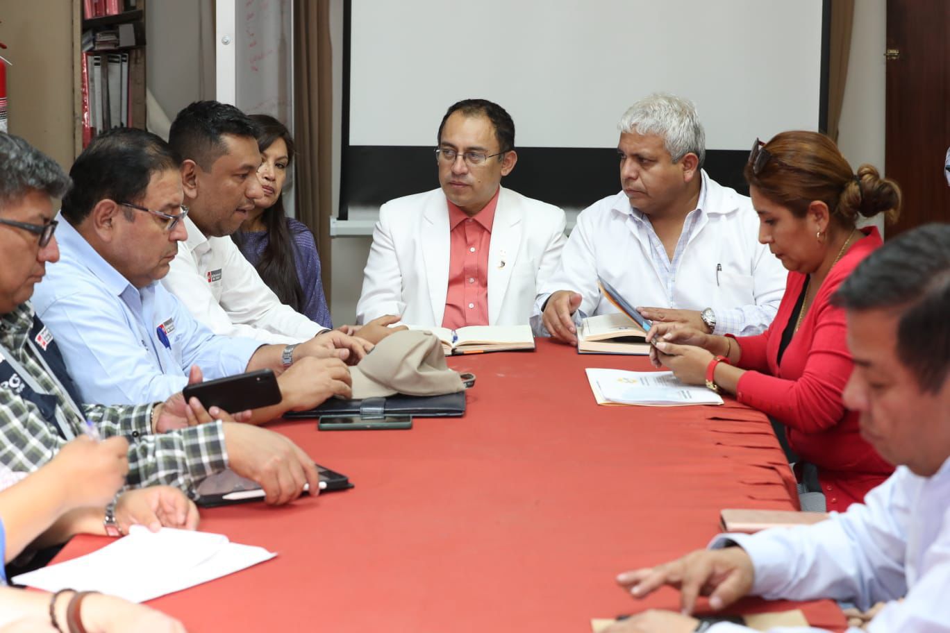 Pronis y Gore Arequipa firman importantes acuerdos para la modernización del Hospital Goyeneche