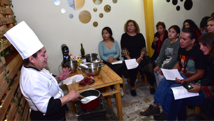 Consulado General del Perú en Cochabamba promueve la gastronomía peruana con taller de cocina