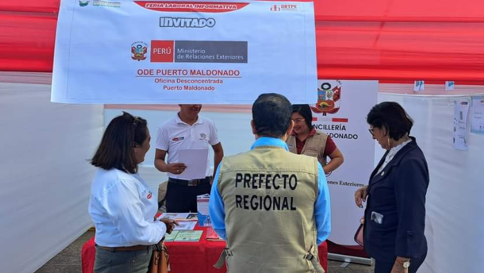 Cancillería Puerto Maldonado acerca sus servicios a la ciudadanía a través de feria laboral informativa