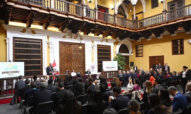 Cancillería y Google lanzan programa de 5 mil becas a jóvenes peruanos para capacitarlos en economía digital y el 50% será para mujeres