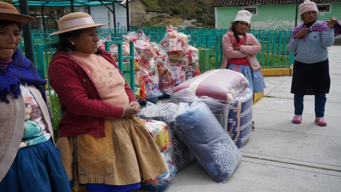 Voluntariado de Electrocentro entrega ayuda humanitaria a familias afectadas por inundaciones en Quero y Curimarca