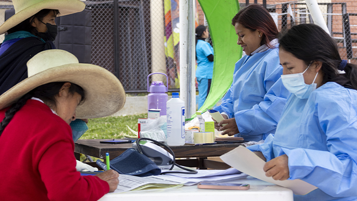 Imagen de la atnción brindada del personal de salud en la campaña médica realizada en Huamachuco.