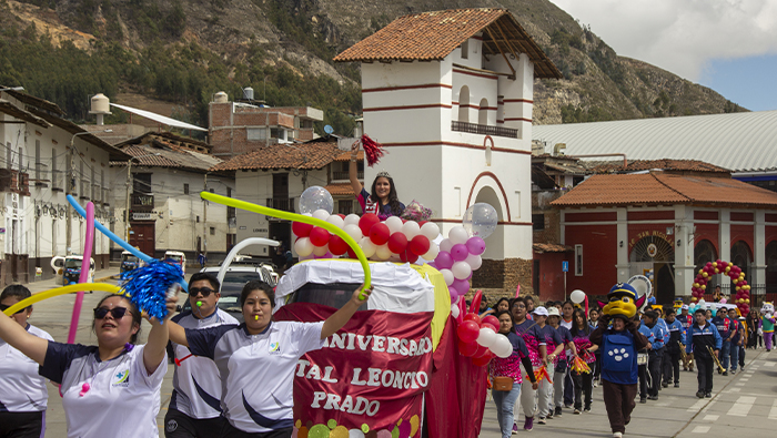 Imagenen del pasacalles por la ciudad de Huamachuco.