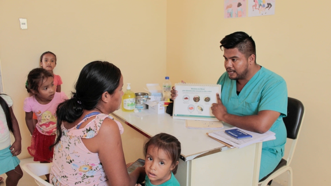 Foto Pobladores de Fernández se benefician con campaña medica gratuita