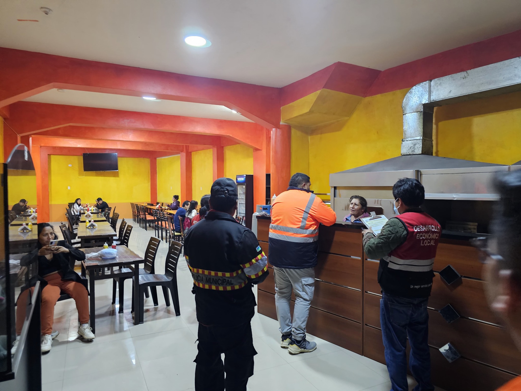 Operativo inopinado a restaurantes