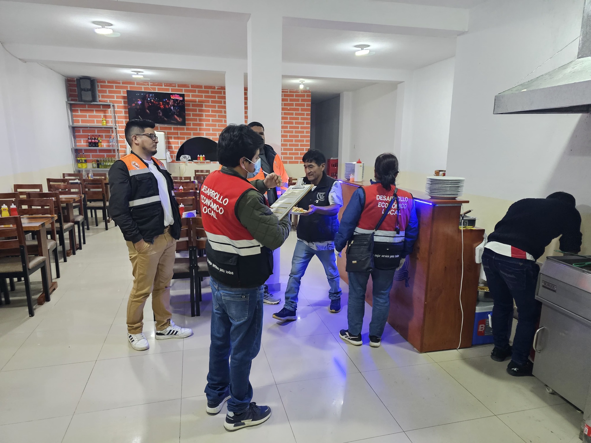 Operativo inopinado a restaurantes