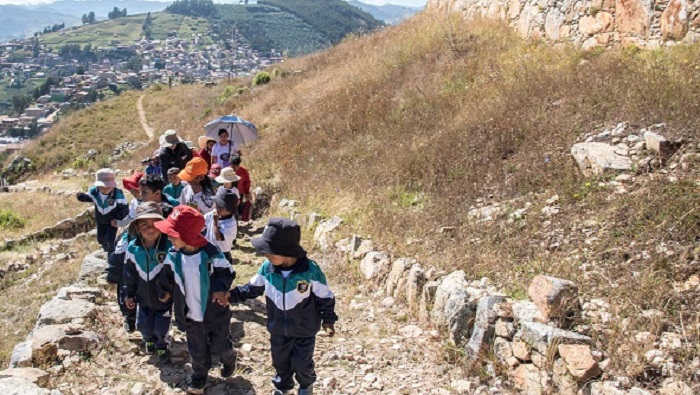 Niños de la IE Alto Shamana participando de la jornada cultural