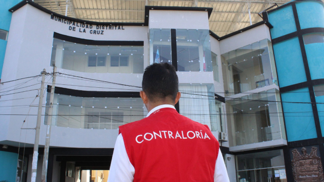  La Contraloría General advirtió que el alcalde de la Municipalidad Distrital de la Cruz designó en el cargo de gerente general a un profesional que no cumple con los requisitos del Manual de Clasificador de Cargos, desde el 31 de octubre de 2023, lo que vulnera la legalidad e idoneidad en el acceso a la función pública.