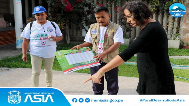 La Municipalidad Distrital de Asia, a través de la Sub Gerencia de Programas Sociales y en coordinación con la Red de Salud Chilca – Mala, vienen realizando el empadronamiento en las viviendas de los anexos Santa Cruz, 09 de octubre y Capilla de Asia.
Nuestros actores sociales realizan este empadronamiento, con la finalidad de instruir a los pobladores sobre como desinfectar de manera correcta los recipientes de agua y evitar que se conviertan en puntos de acoplo del zancudo del Dengue.
Asimismo, se pide a la población estar atenta a la visita de nuestros actores sociales para que puedan ser empadronados.
#MunicipalidadDistritalDeAsia
#PorelDesarrollodeAsia
#IsaiasAlcantaraAlcaldedeAsia