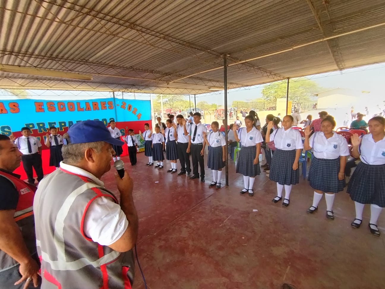 COER y PECHP promueven participación de escolares en simulacro de sismo y desembalse