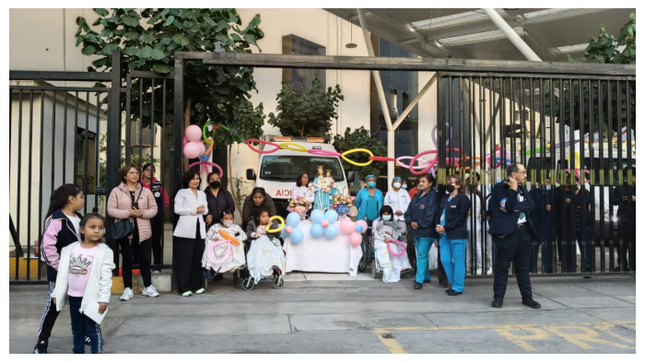 Personal del Servicio de Emergencia ofrendó un ramo de flores a la imagen de la  virgen María Auxiliadora.