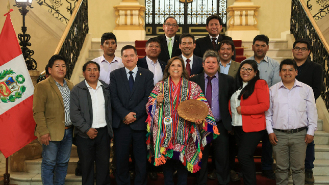 Reunión Importante entre el Alcalde de Quispicanchi, Alcaldes Distritales y la Presidenta de la República