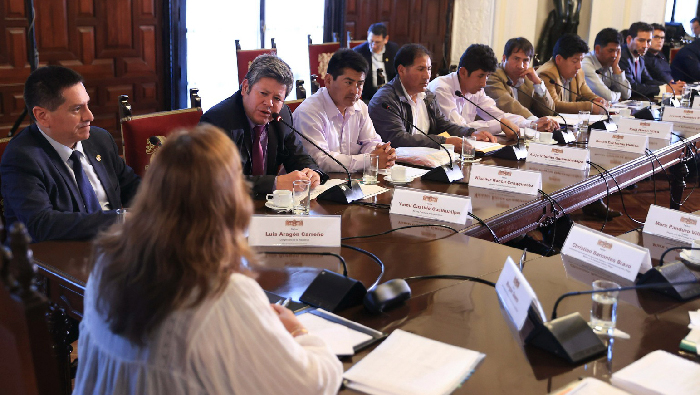 Reunión Importante entre el Alcalde de Quispicanchi, Alcaldes Distritales y la Presidenta de la República