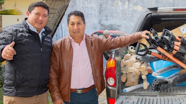 Imagen de entrega del kit de herramientas