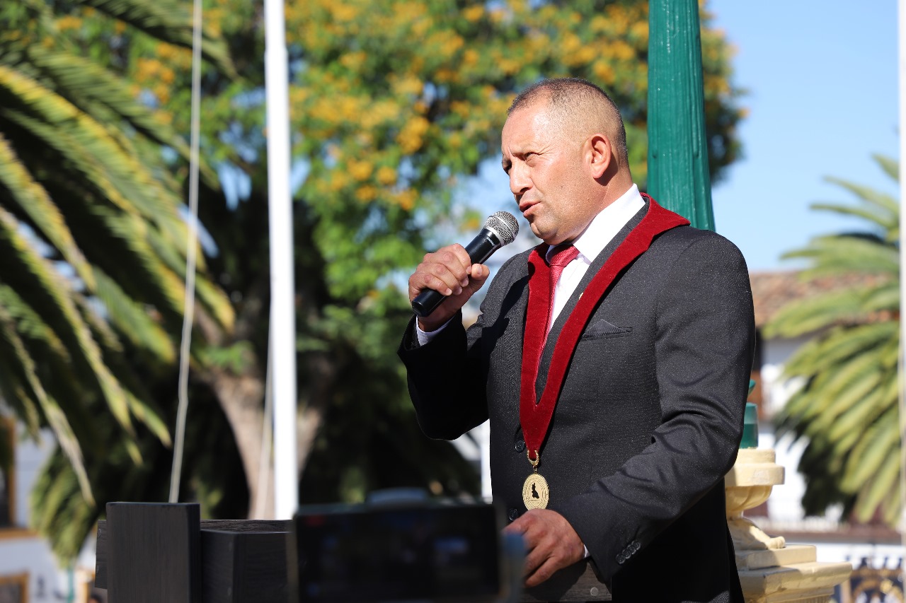 Izamiento por nuestra Identidad Nacional