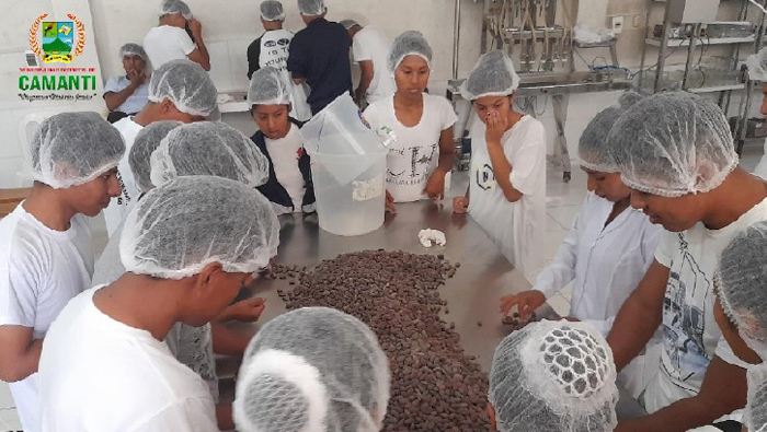 Capacitación en Agroindustria y Procesamiento de Cacao en Camanti a los alumnos del Colegio "Rosa de America" N° 50497