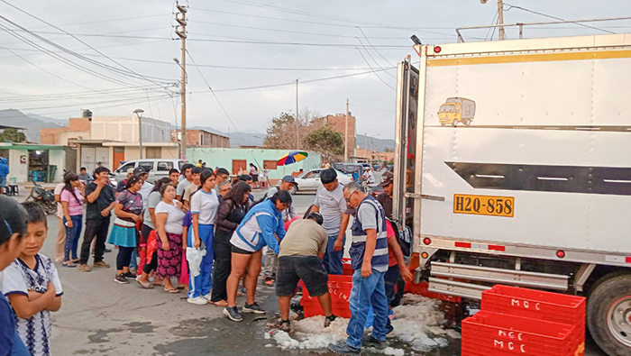 Municipio de Nepeña entregó pescado a la Grama y Nepeña