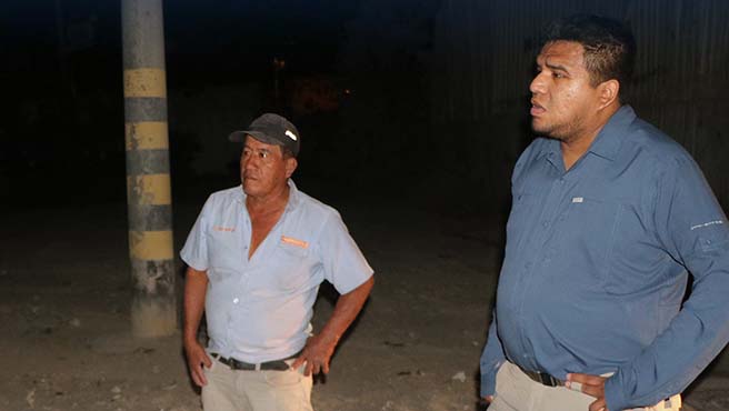 Alcalde pedro cuadros y Enosa recorren sectores para mejorar alumbrado público