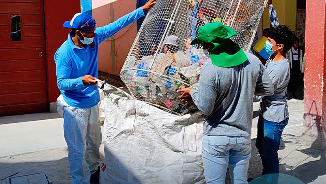Recolectan 4 toneladas de materiales inservibles en 20 colegios de Paita
