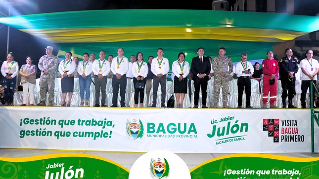 Foto de la Autoridades en Bagua en el Estrado.