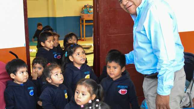 MUNICIPALIDAD DE SALAS – GUADALUPE ENTREGA BUZOS A LOS NIÑOS Y NIÑAS DEL CENTRO DE CUIDADO INFANTIL MUNICIPAL “LA CASITA DE LA TERNURA” EN EL CENTRO POBLADO “NUESTRA SEÑORA DE GUADALUPE”