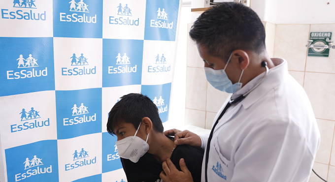 Por primera vez adolescente de 12 años puede ingerir alimentos gracias a exitosa cirugía de implante de tubo gástrico en hospital Almenara