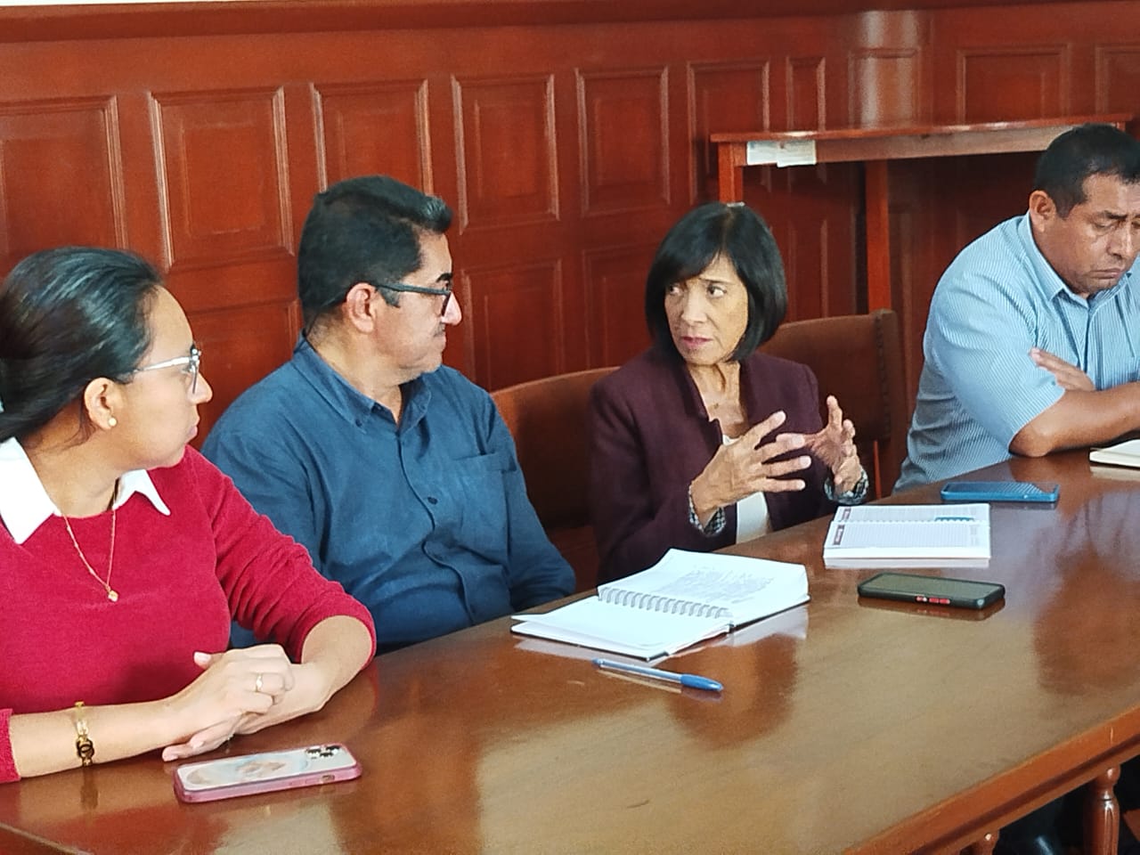 ALCALDESA DIRIGIÓ LA REUNIÓN CON LA SOCIEDAD CIVIL