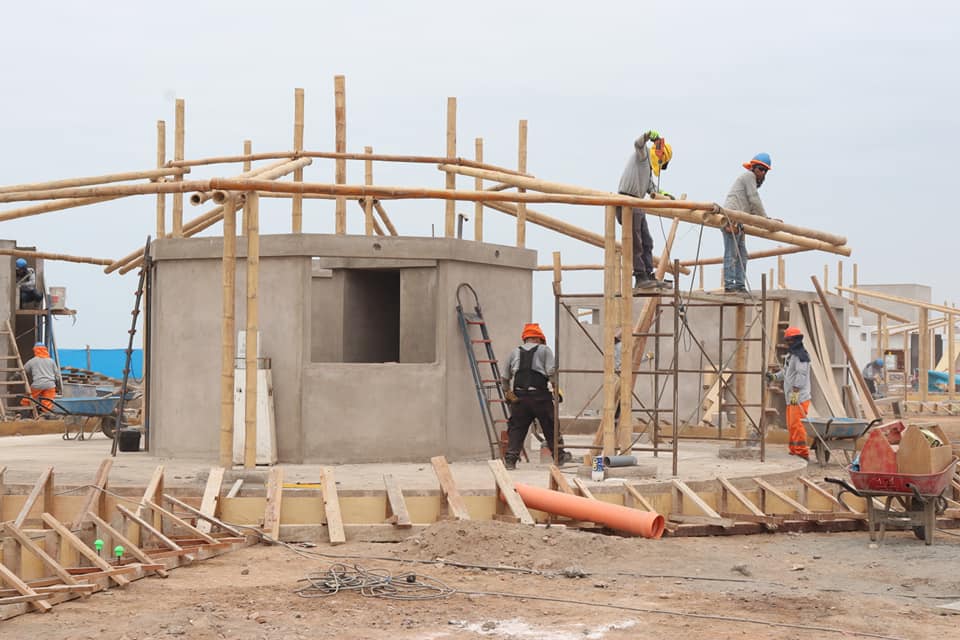 OBRA EN PLAYA MOTOBOMBA