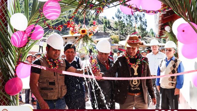 ENTREGA DE OBRA A LA COMUNIDAD DE SUTTOC