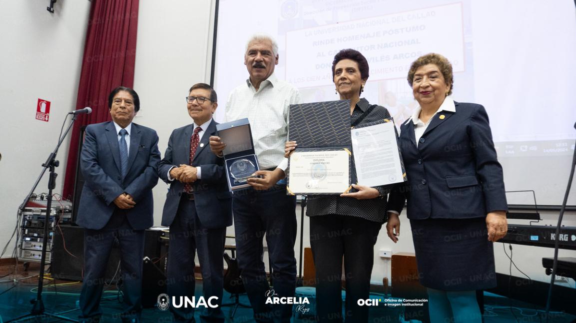 Conmemoración a Óscar Avilés