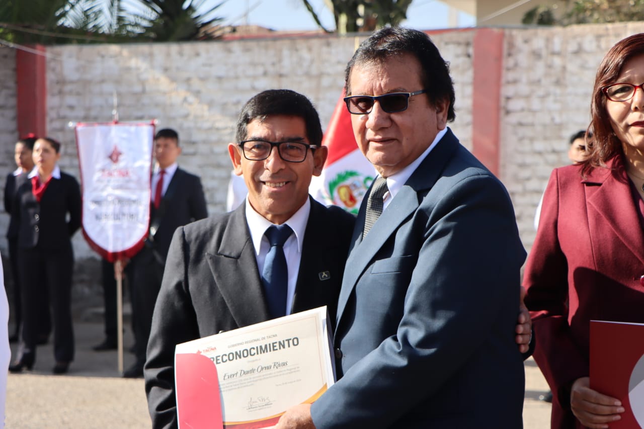 Servidores públicos del GRT conmemoran su día