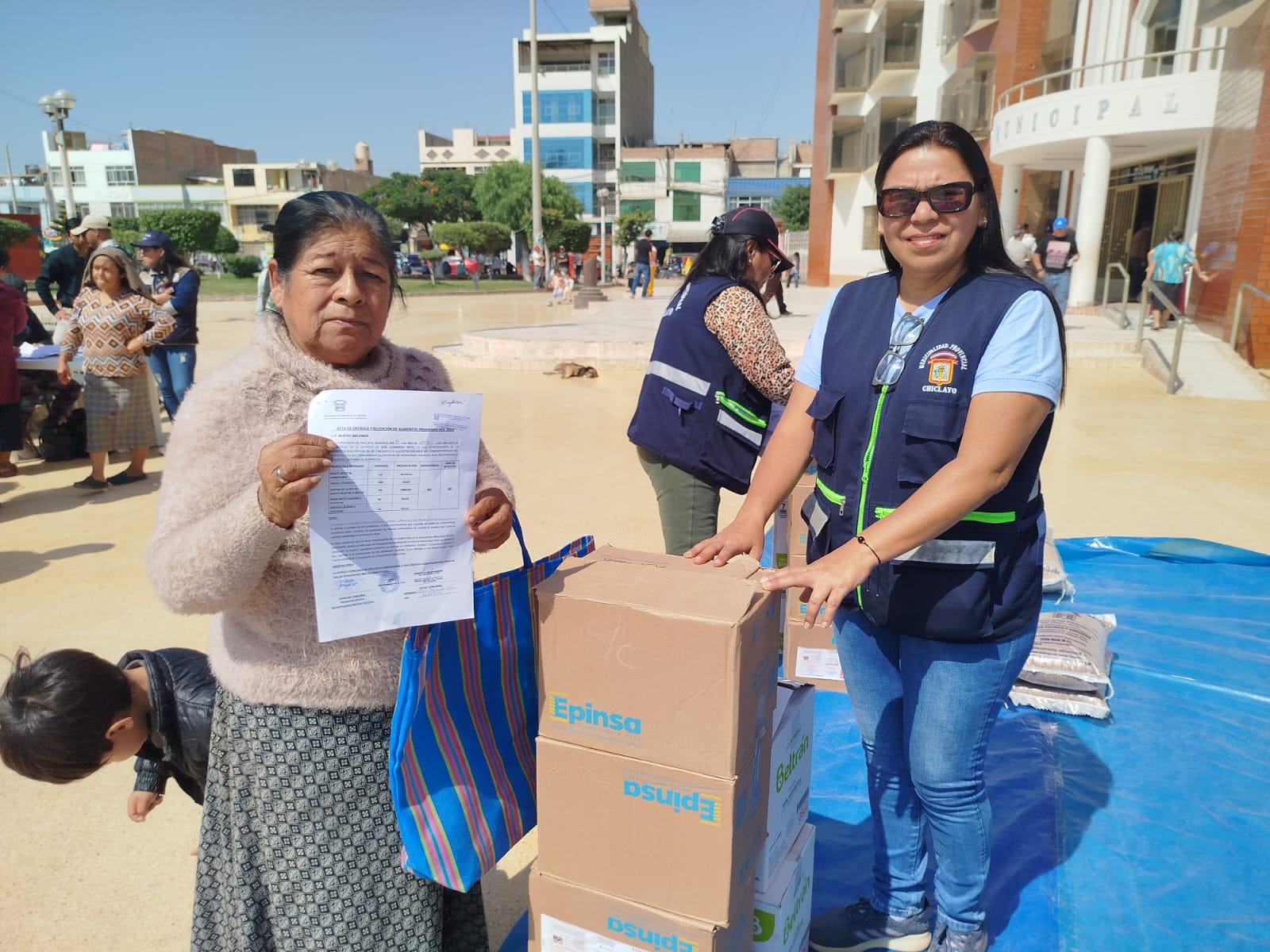 Entrega de alimentos en JLO