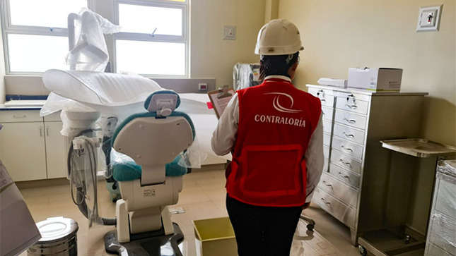 La Contraloría General de la Republica advirtió que funcionarios de la Municipalidad Distrital de San Miguel de Cauri pagaron al contratista el 100 % por el equipamiento médico que no fue instalado en el Centro de Salud de Cauri y que no tienen certificados de calidad, pese a que a la modalidad de contratación establecía que el pago sería una vez que los equipos estén instalados y en funcionamiento.