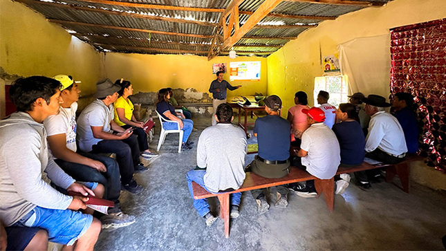 Municipalidad provincial realiza capacitación sobre el Pro Compite a los vecinos de la localidad de Carmocho - Malvas.