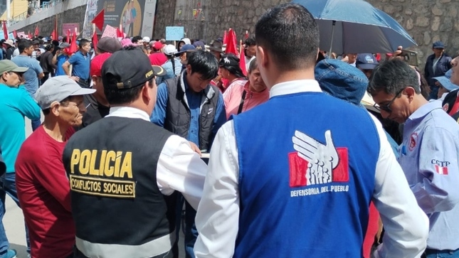 Es oportuno mencionar que el área de prevención y gestión de conflictos sociales y promoción del diálogo de la Oficina Defensorial de Apurímac, entre los meses de agosto y septiembre, ha participado en 6 mesas de diálogo de seguimiento de acuerdos, entre las comunidades campesinas y la empresa minera Las Bambas.
