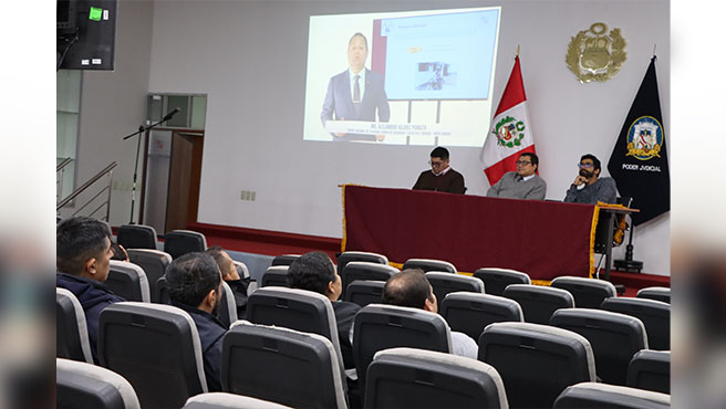 Dictan charla preventiva de riesgos laborales para conductores y notificadores de la Corte del Callao