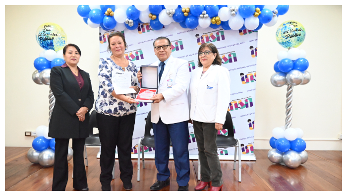 La Lic. Rosa Garay Crisanto, Trabajadora Social, Nivel VIII, del Área de Bienestar de Personal, fue reconocida como la “Mejor Trabajadora 2024”.