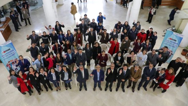 Minsa reconoce a trabajadores con 25 y 30 años de tiempo de servicio