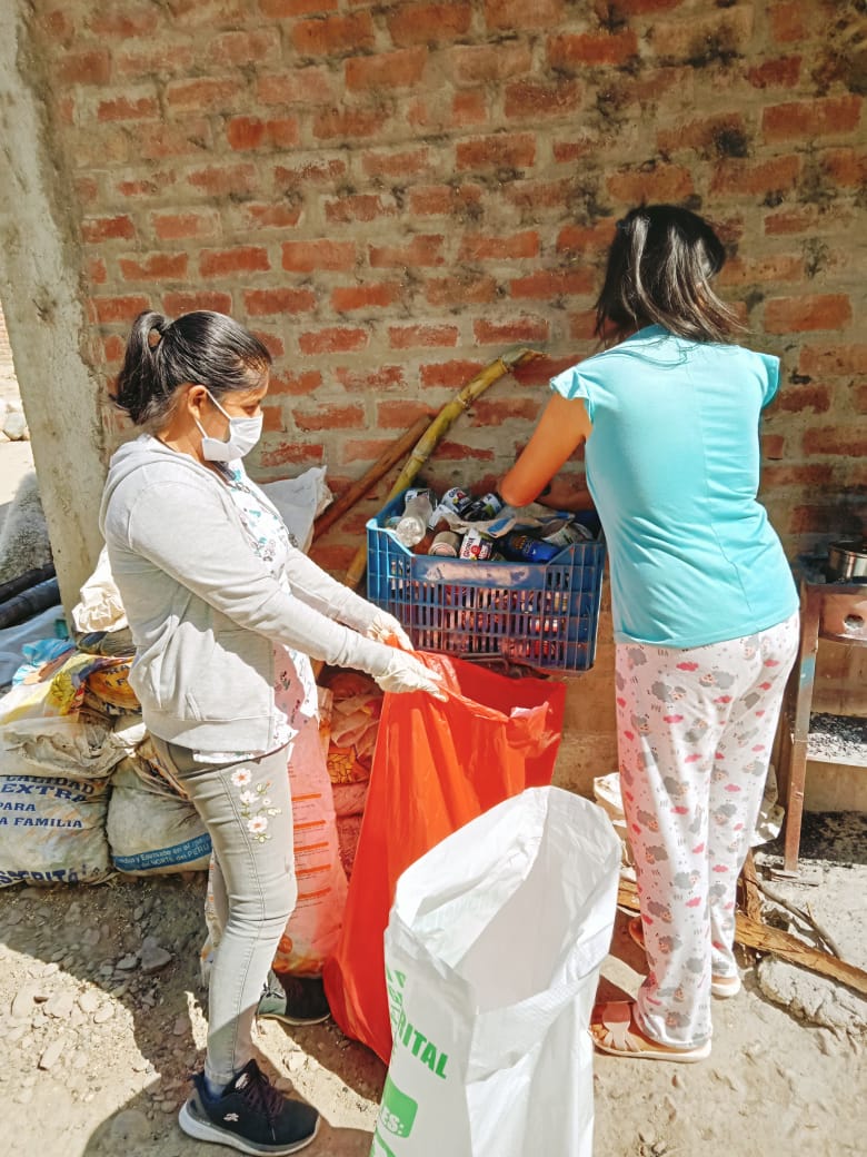 Salud elimina criaderos de zancudos en dos toneladas de basura