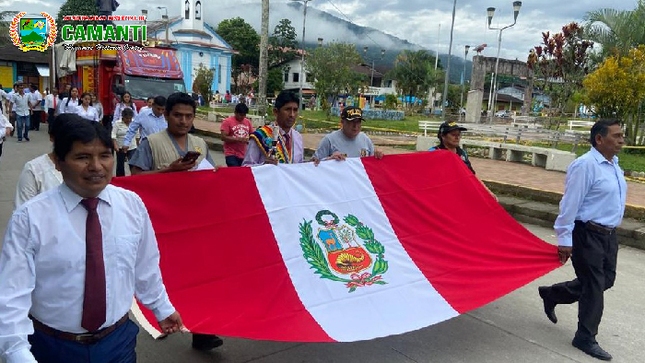 Camanti Rinde Homenaje al Día de la Bandera con Solemne Ceremonia