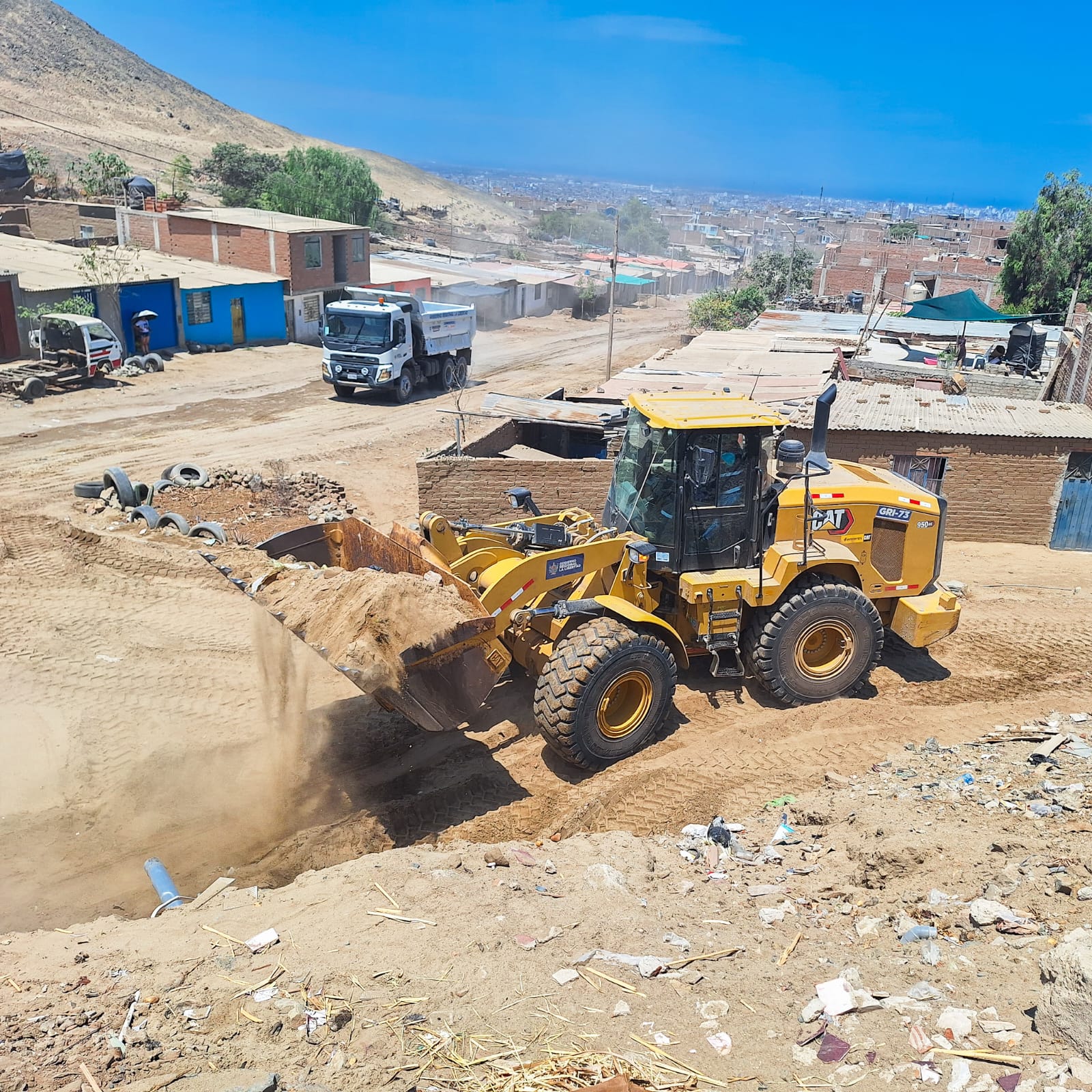 Gore beneficia a 40 mil familias con limpieza de vías en Alto Trujillo
