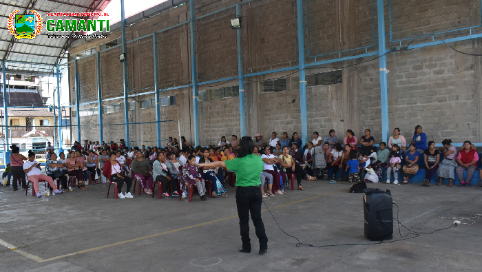 Éxito del I Taller de Escuela de Padres y Madres de Familia en Camanti