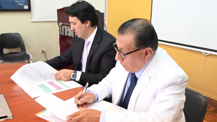 INSN firma convenio con Rotary Club