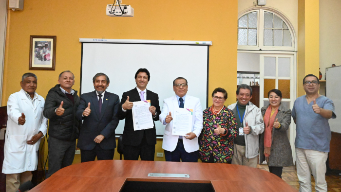 INSN firma convenio con Rotary Club